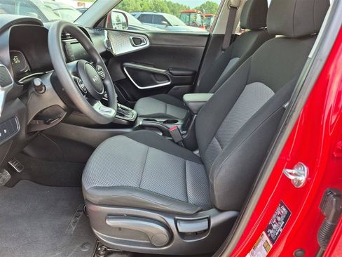 Used 2023 Kia Soul LX w/ LX Technology Package FWD image 15