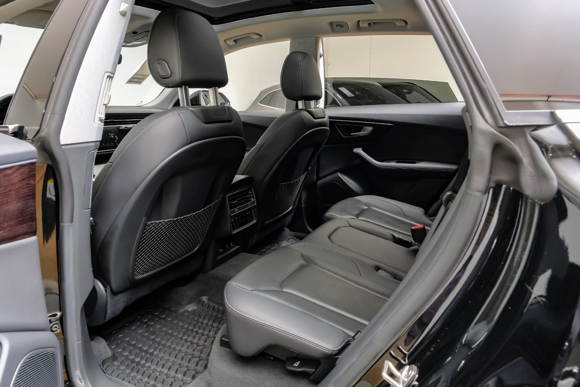 Used 2023 Audi Q8 Premium Plus w/ Premium Plus Package AWD/4WD image 41
