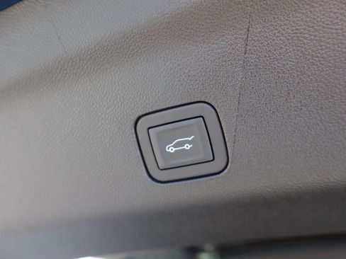 New 2026 Chevrolet Suburban High Country image 41