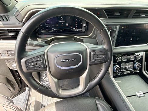 Used 2024 GMC Yukon XL Denali AWD/4WD image 40