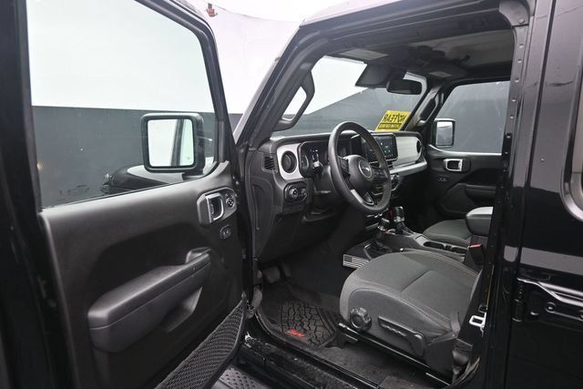 Used 2024 Jeep Gladiator Sport AWD/4WD image 12
