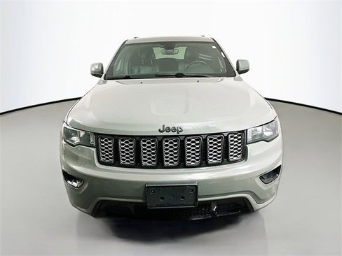 Used 2020 Jeep Grand Cherokee Altitude image 2
