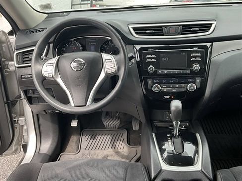 Used 2014 Nissan Rogue SV image 24