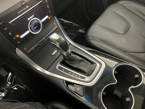 Used 2015 Ford Edge Titanium image 24