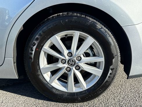 Used 2025 Toyota Camry LE image 6