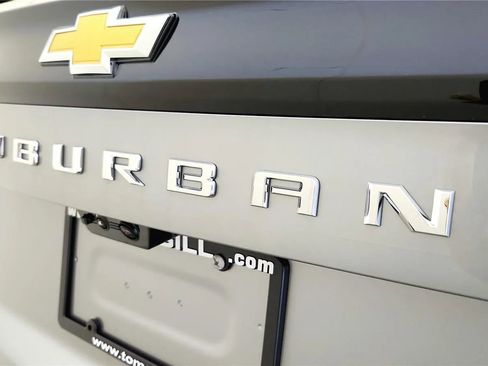 New 2026 Chevrolet Suburban High Country AWD/4WD image 17