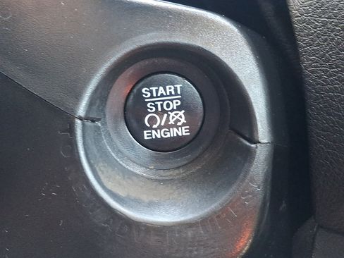 Used 2018 Jeep Renegade Latitude w/ Cold Weather Group AWD/4WD image 22