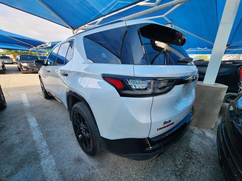 Used 2019 Chevrolet Traverse Premier w/ Redline Edition FWD image 3