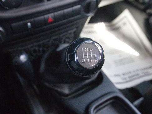 Used 2015 Jeep Wrangler Sport AWD/4WD image 21