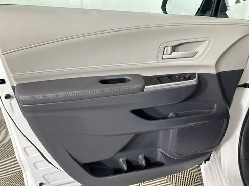 Used 2023 Toyota Sienna LE AWD/4WD image 11