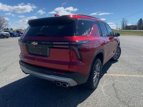 Certified 2025 Chevrolet Traverse LT AWD/4WD image 8