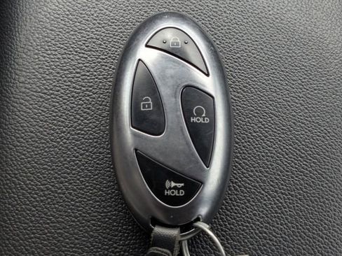 Used 2025 Hyundai Elantra SEL image 33