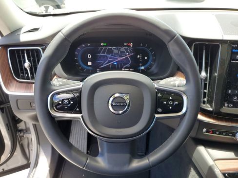 Certified 2023 Volvo XC60 B5 Plus image 21