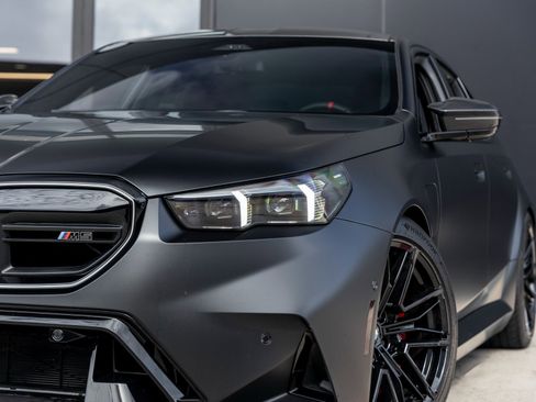 Used 2025 BMW M5 w/ Carbon Package image 15