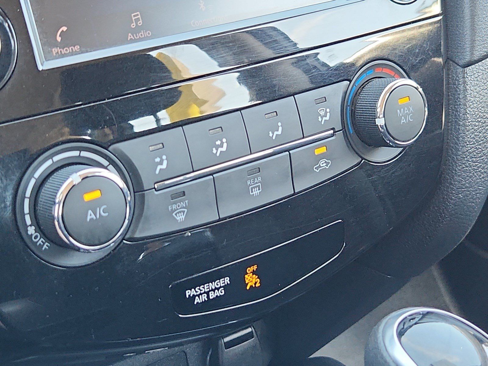 Used 2018 Nissan Rogue S AWD/4WD image 22