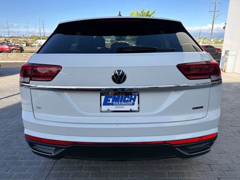 Certified 2022 Volkswagen Atlas Cross Sport SE image 6