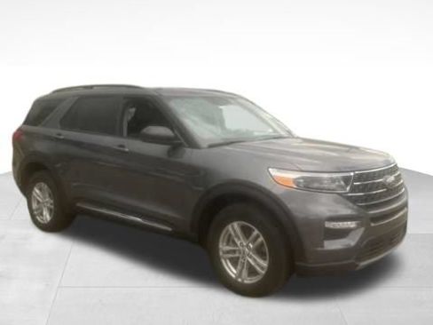Certified 2023 Ford Explorer XLT w/ Equipment Group 202A AWD/4WD image 11