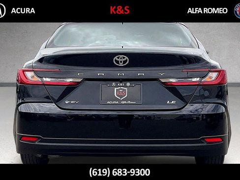Used 2025 Toyota Camry LE image 32