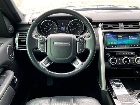 Used 2017 Land Rover Discovery HSE image 5