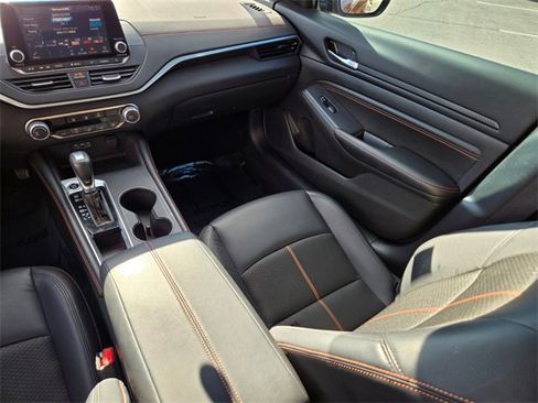 Used 2022 Nissan Altima 2.5 SR image 17