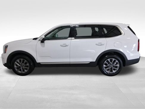 Used 2025 Kia Telluride LX FWD image 8
