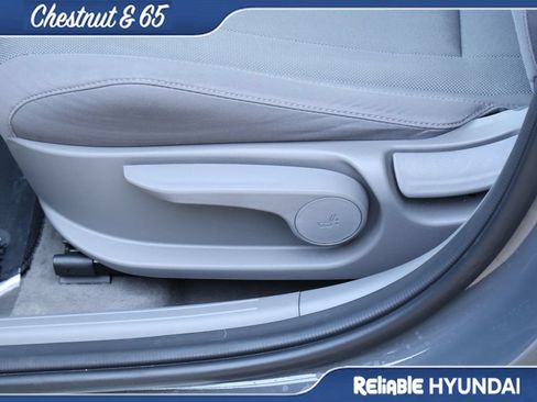 Certified 2024 Hyundai Elantra SE FWD image 23