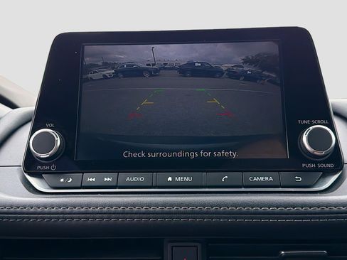 Used 2023 Nissan Rogue SV image 31