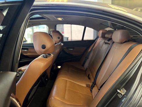 Used 2014 BMW 335i Sedan w/ Technology Package RWD image 18