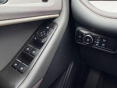 New 2026 Ford Explorer Active image 22