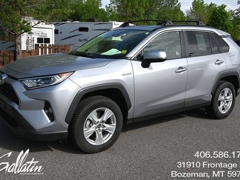 Used 2021 Toyota RAV4 XLE w/ XLE Grade Weather Package AWD/4WD image 1