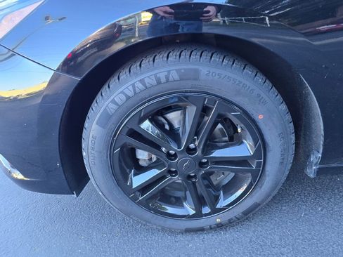 Used 2017 Chevrolet Cruze LT w/ Convenience Package image 21