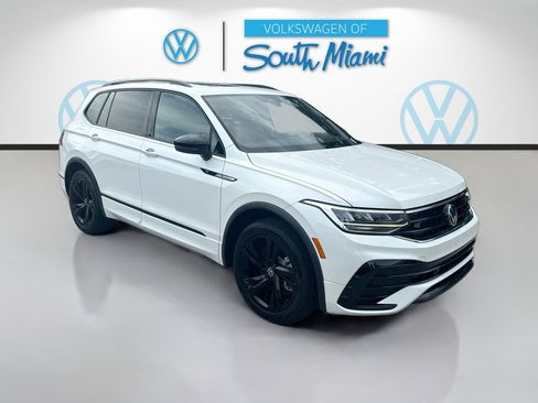 Certified 2023 Volkswagen Tiguan SE R-Line FWD image 1