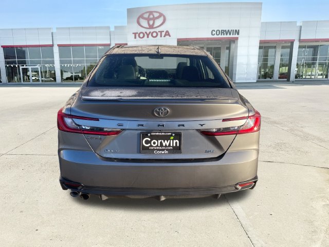 Used 2025 Toyota Camry SE FWD image 4