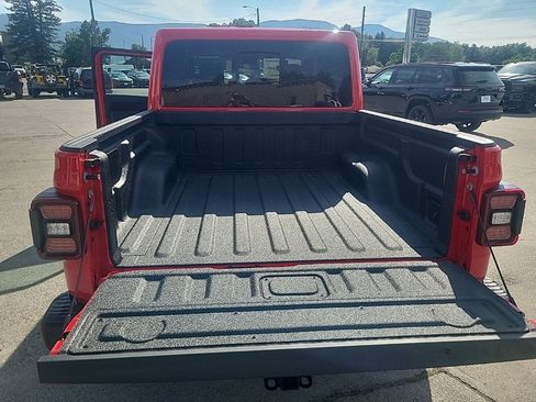 New 2025 Jeep Gladiator Rubicon w/ Safety Group image 14