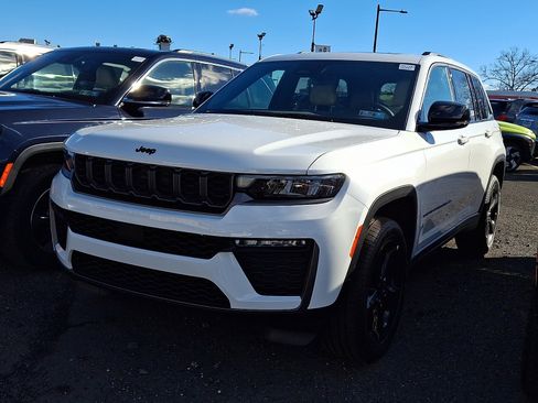 New 2026 Jeep Grand Cherokee Limited AWD/4WD image 3