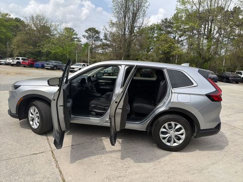 Used 2025 Honda CR-V LX image 18