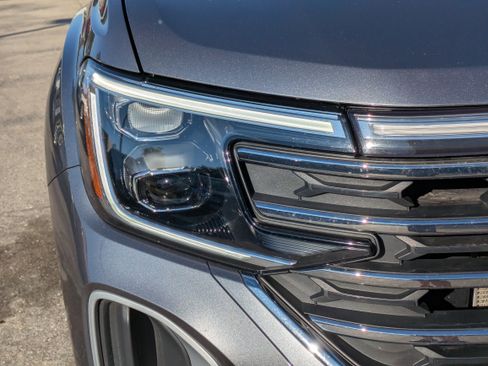 Used 2024 Volkswagen Atlas SE image 10