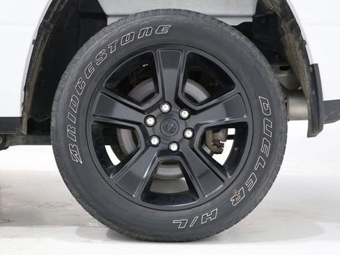 Used 2023 RAM 1500 Big Horn AWD/4WD image 9