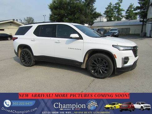 Used 2022 Chevrolet Traverse RS FWD image 3