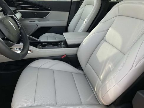 New 2026 Lincoln Nautilus Premier w/ Jet Appearance Package AWD/4WD image 17
