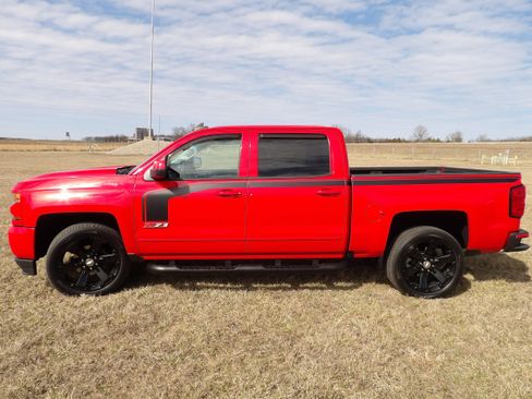 Used 2017 Chevrolet Silverado 1500 LT w/ Rally 2 Edition image 3