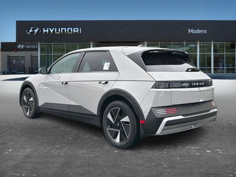 New 2026 Hyundai Ioniq 5 SEL AWD/4WD image 4