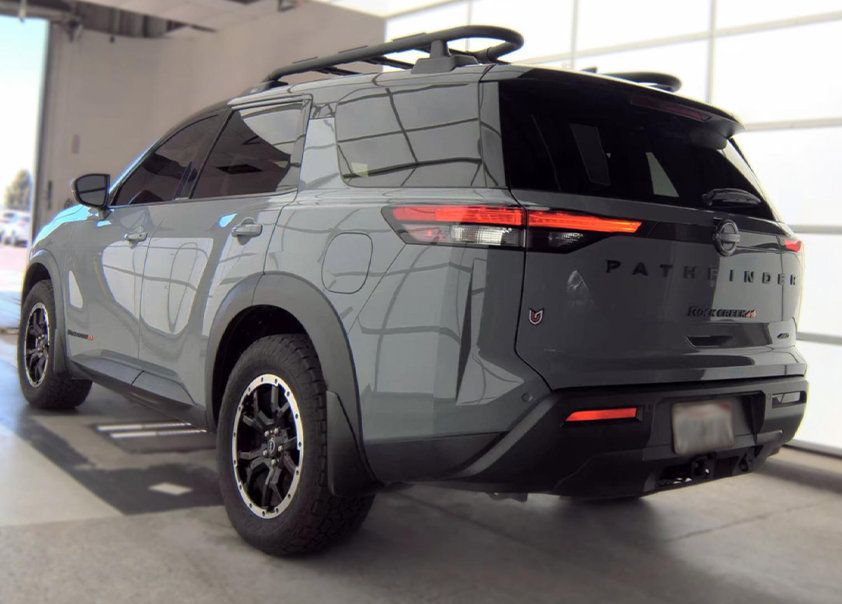 Used 2024 Nissan Pathfinder Rock Creek AWD/4WD image 2