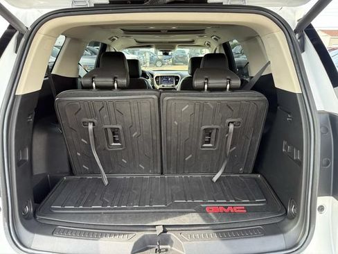 Used 2023 GMC Acadia Denali w/ Denali Ultimate Package FWD image 10
