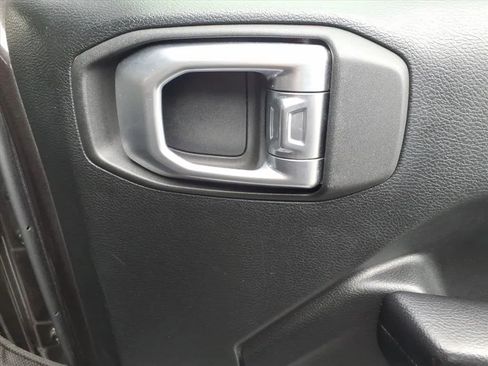 Used 2019 Jeep Wrangler Unlimited Sport S image 13