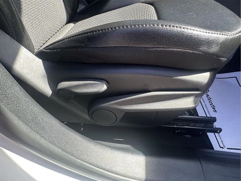 Used 2025 Jeep Compass Latitude image 39