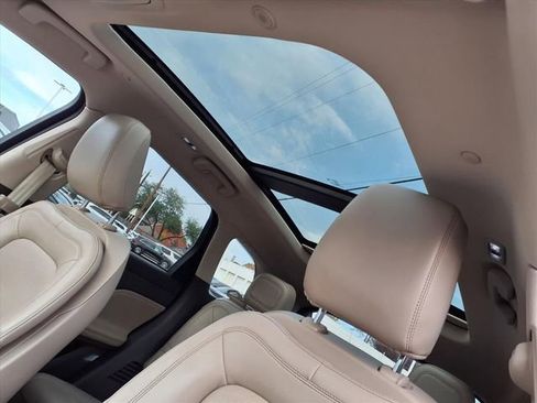 Certified 2022 Lincoln Corsair Reserve w/ Equipment Group 201A image 7