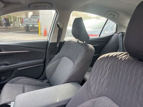 Used 2025 Toyota Camry LE FWD image 4