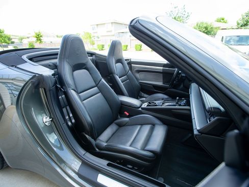 Used 2021 Porsche 911 Carrera S w/ Premium Package RWD image 35
