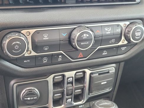 New 2026 Jeep Gladiator Sport AWD/4WD image 16
